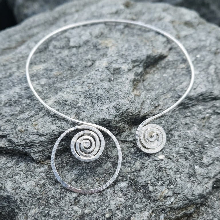 Brass-collar Necklace